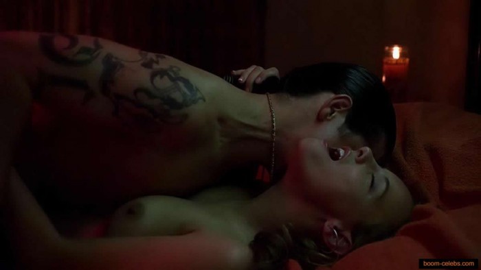 Anne Hathaway Sex Scandal 35