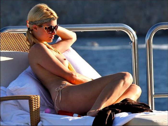 Paris Hilton Nude On Boat 13