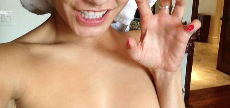 Vanessa Hudgens Naked Leaked (13 Pictures)