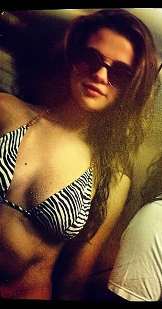 Selena Gomez selfie in bikini Miami