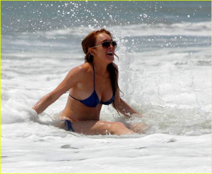 Lindsay Lohan in bikini gawaii beach
