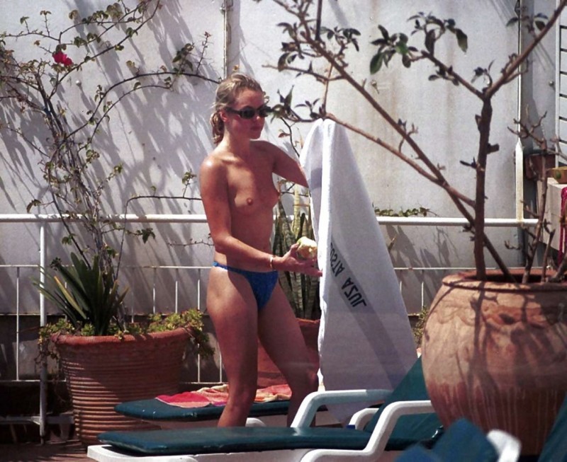 Amanda Holden Topless Paparazzi Photo