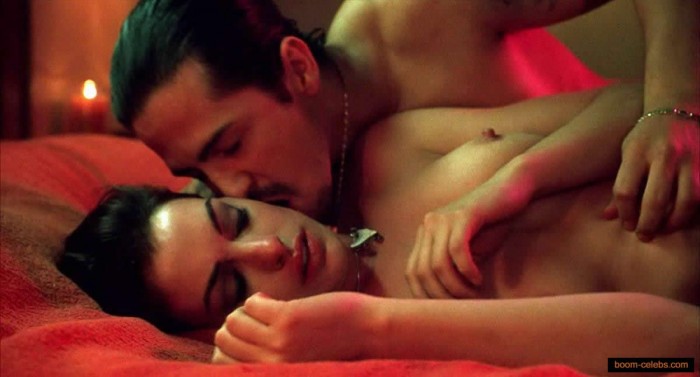 Anne Hathaway sex scenes