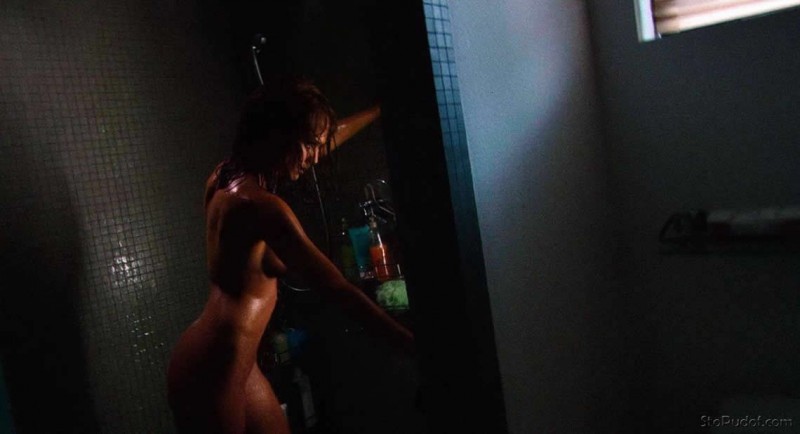 Jessica Alba nude in shower