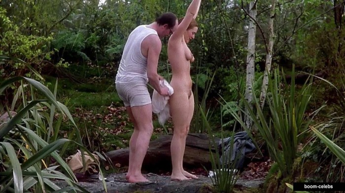 Kate Winslet posing nude