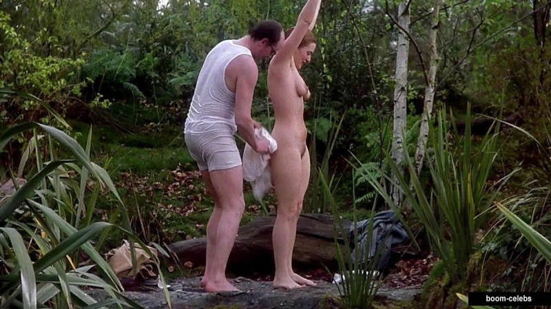 Kate Winslet posing nude