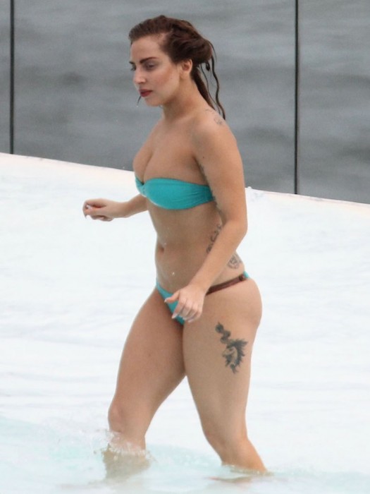 Lady Gaga sexy body