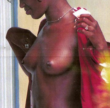 Naomi Campbell Nude Paparazzi Photos (5 Pics)