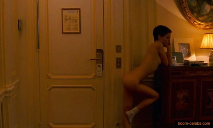Natalie Portman naked