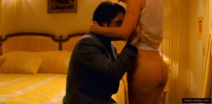 Natalie Portman sex scenes