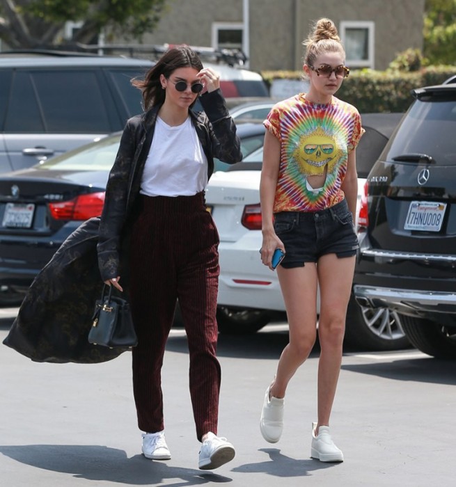 Sexy Kendall Jenner Braless Pokies with Gigi Hadid