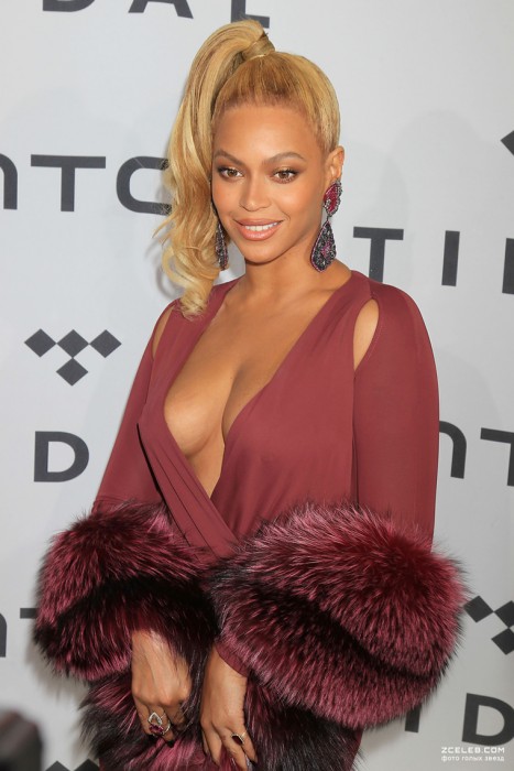 3-beyonce-sexy-cleavage
