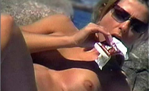 Jennifer Aniston Topless (11 Photos)