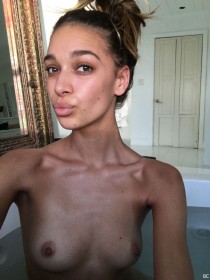 April Love Geary Boobs Leaked Photo