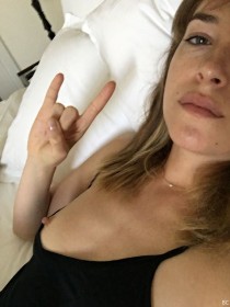 Dakota Johnson Nipple photo
