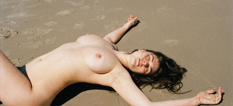 Myla Dalbesio Naked (14 Photos)