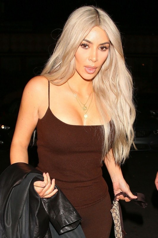 Kim Kardashian Sexy Paparazzi Photo