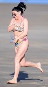 Simone Reed in bikini photo