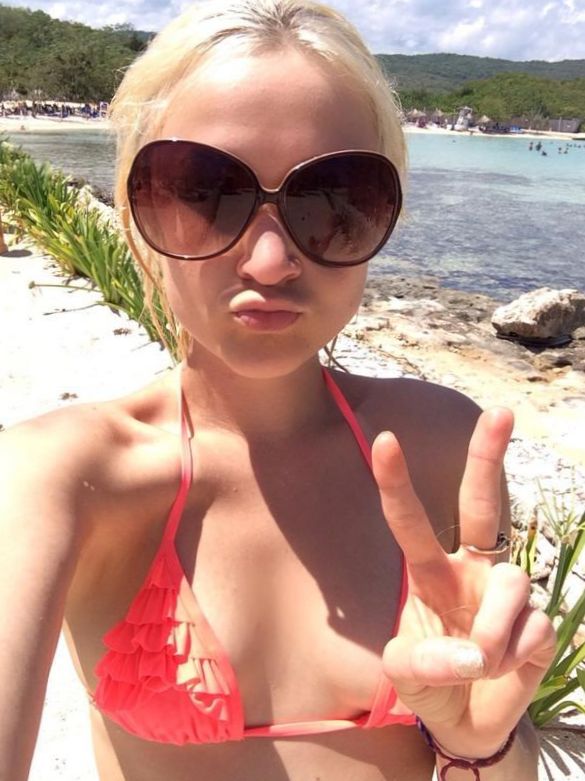 Lauren O’Neil in bikini leaked photo
