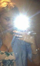 Amanda Bynes selfie cleavage
