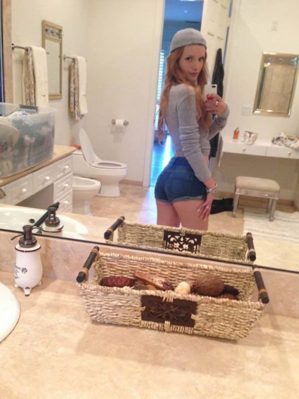 Bella Thorne selfie leak